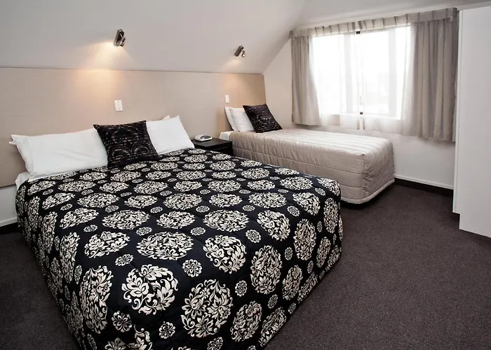 Cable Court Motel