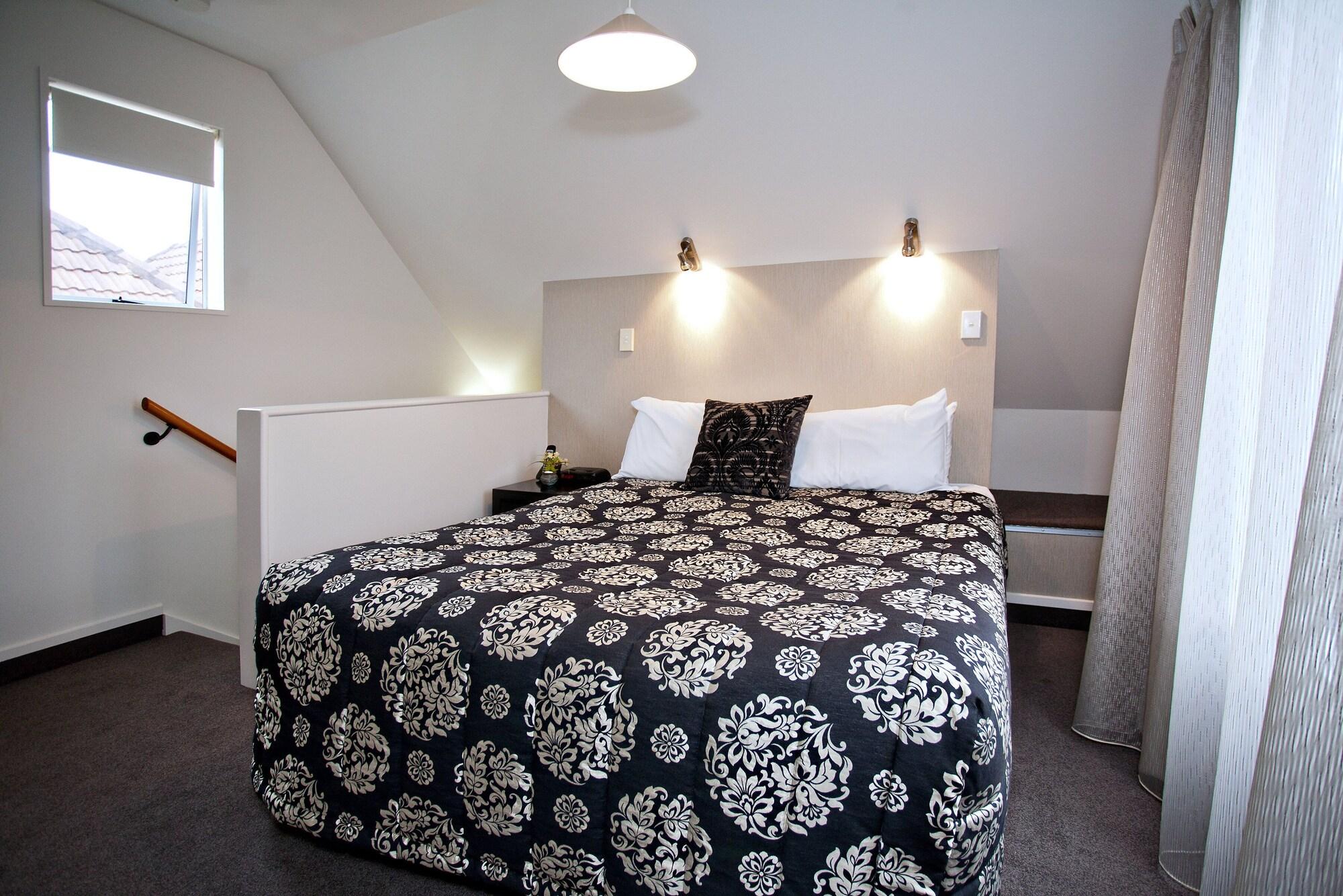 Cable Court 4* Dunedin