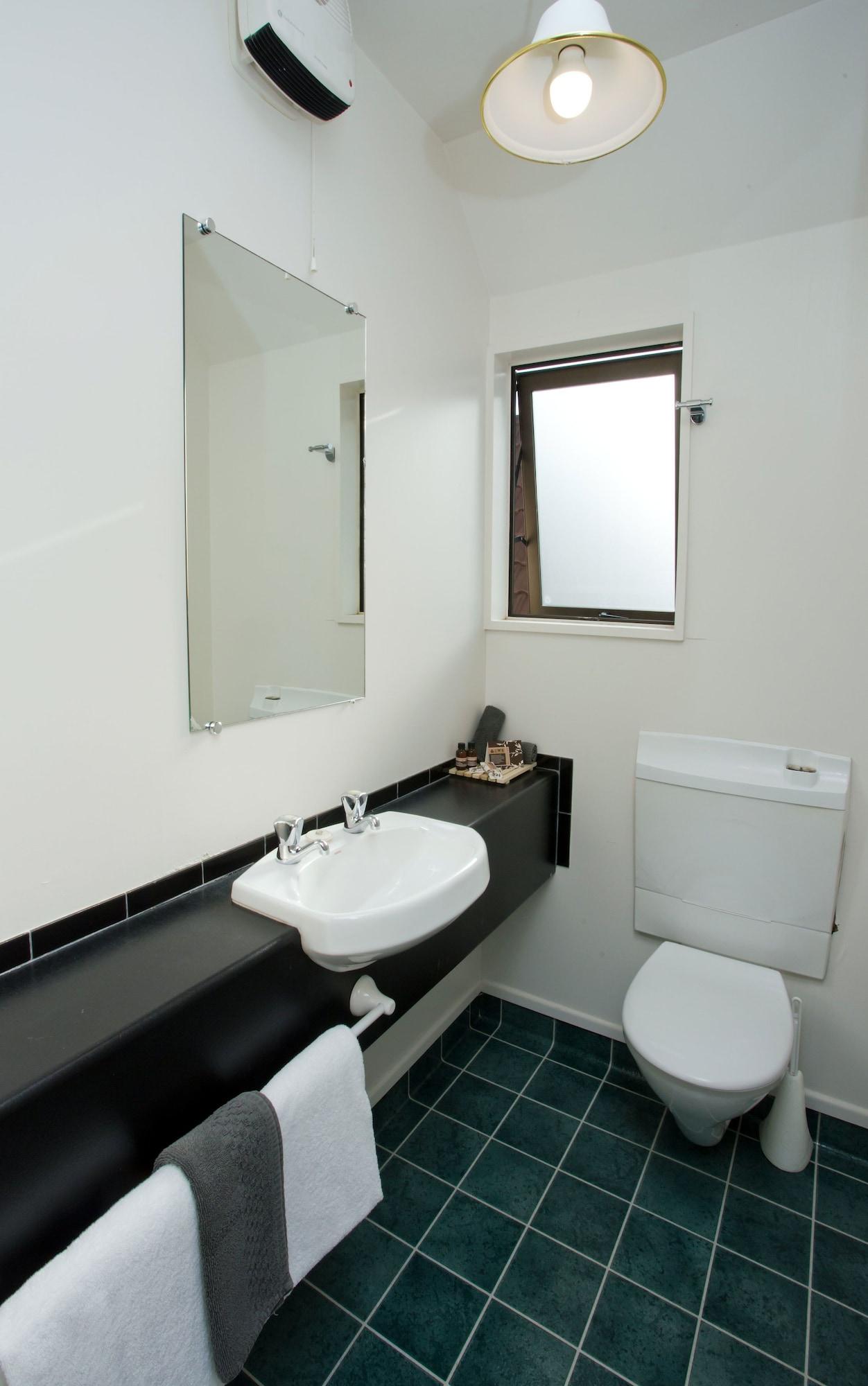 Cable Court 4*