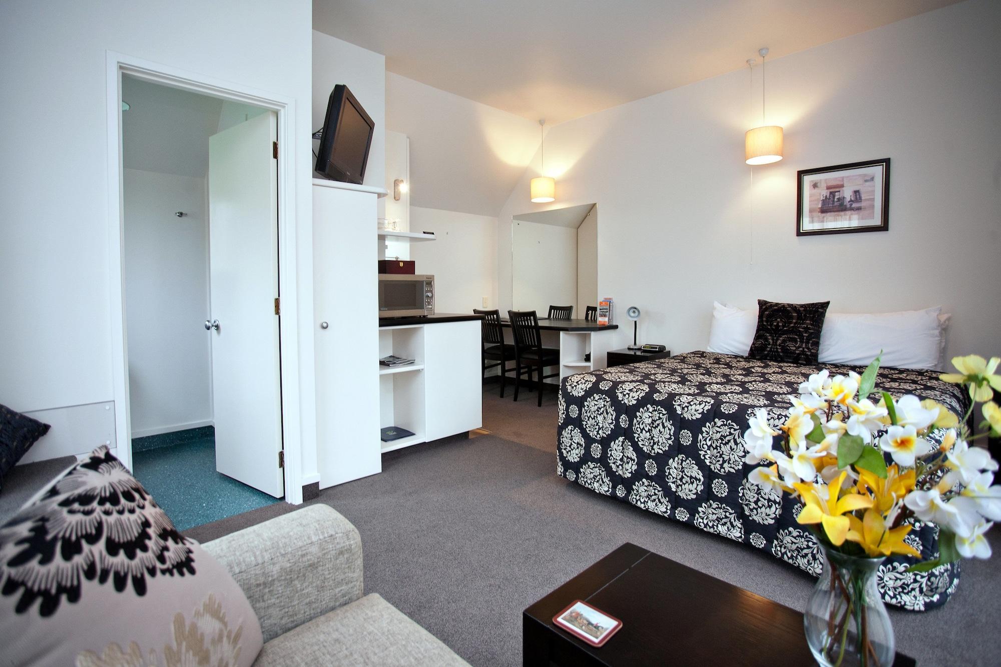 Cable Court Motel