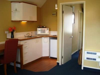 Cable Court 4*