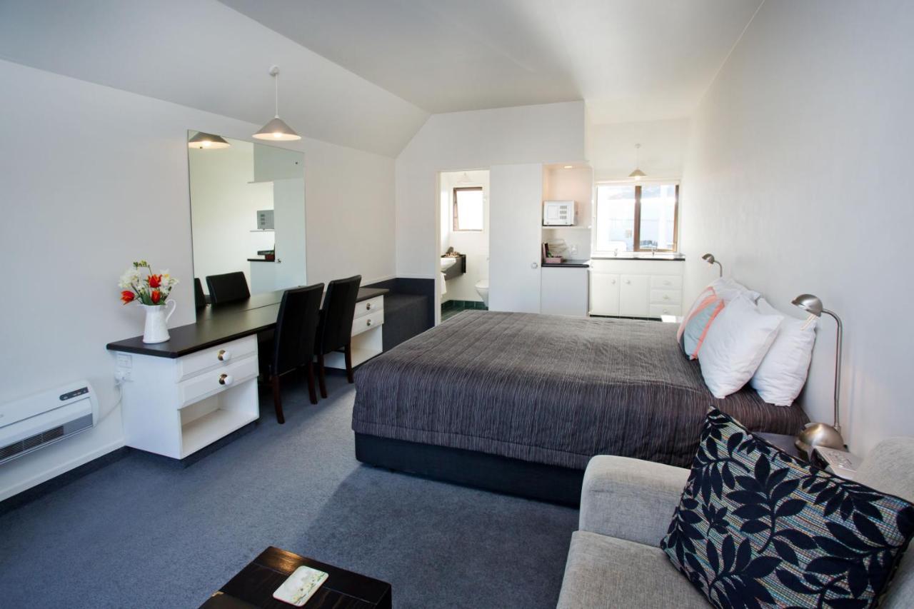 Cable Court Motel