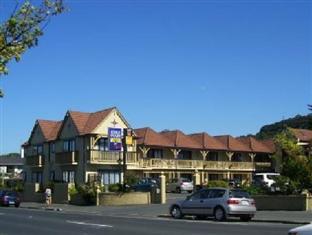 Cable Court 4*